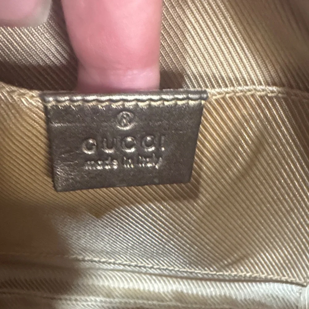 Gucci Gold GG Metallic Gold Half Moon Hobo Shoulder bag aka pouchette - Picture 9 of 12